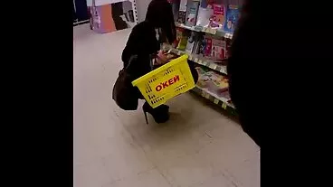 בייביסיטר צריכה להרים את השמלה סקס חינם צעירות שלה למטרת אנאלי