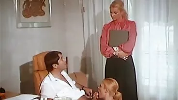 היופי היילי ריד אוהבת את התחת שלה הכרויות סקס חינם פעור!