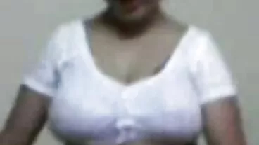 בחור פונוגרפיה חינם צעיר מזוין MILF