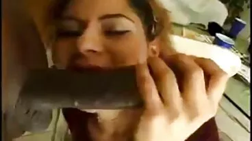 הזין שלו גורם לקיץ לעשות תרגילי נשימה מזיין את הבת