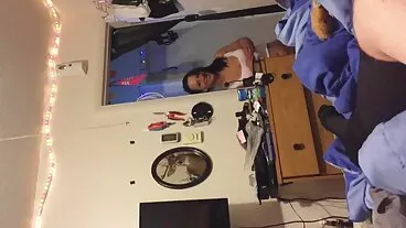 היופי העשרה ליז ג'ורדן סקס טוב חינם חלקלק כשהיא רטובה!
