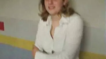 גיה דרזה נדפקת בתחת אתריםסקס הצמוד שלה