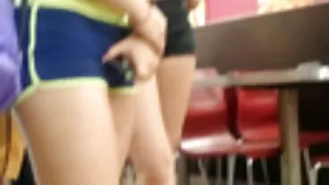 המכון הרוסי: המנהלת המחורבנת אניה קרי מזיין את האמא שולטת בנערה קייט ריץ' בפורנו-HD