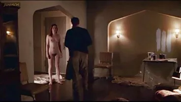 לטינה לארה טינלי סקס חינם שמנות מתיזה על כל הקהל שלה